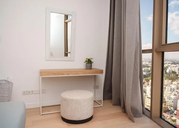 360 Sky Residence, Gym & Pool - 26th Floor ニコシア