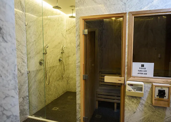 360 Sky Residence, Gym & Pool - 26th Floor * ニコシア