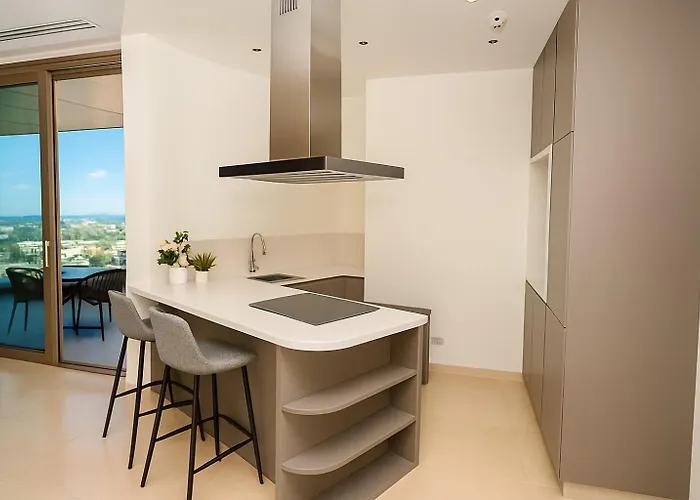 360 Sky Residence, Gym & Pool - 26th Floor ニコシア