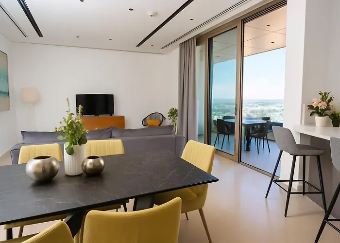 360 Sky Residence, Gym & Pool - 26th Floor *